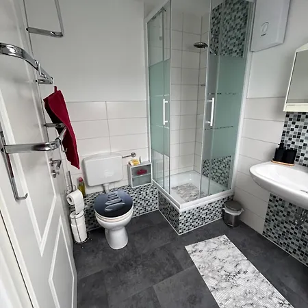 Must Dogs Apartment *